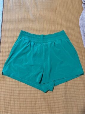 Athleta High Rise Weekender Shorts